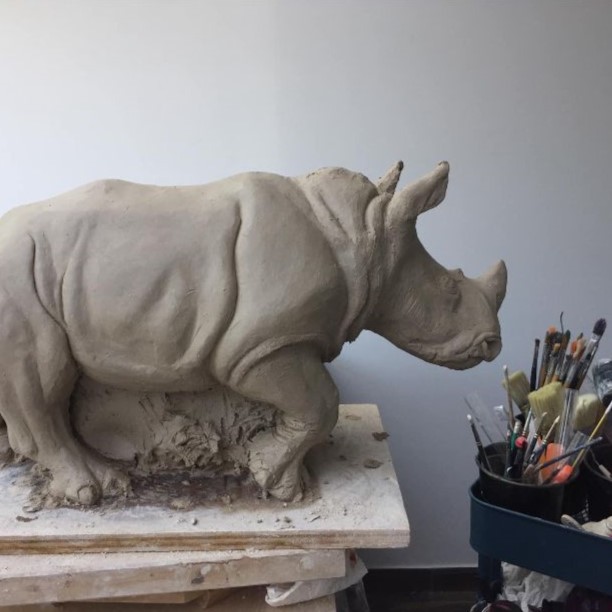 Rhinocéros Sculpture raku animalière Isabelle Bourgne